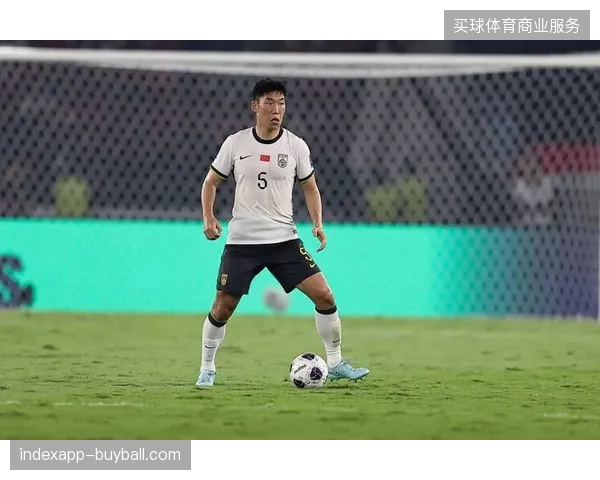 朱辰杰后场处理球失误导致丢球，国足防线注意力问题为世界杯前景埋下隐患